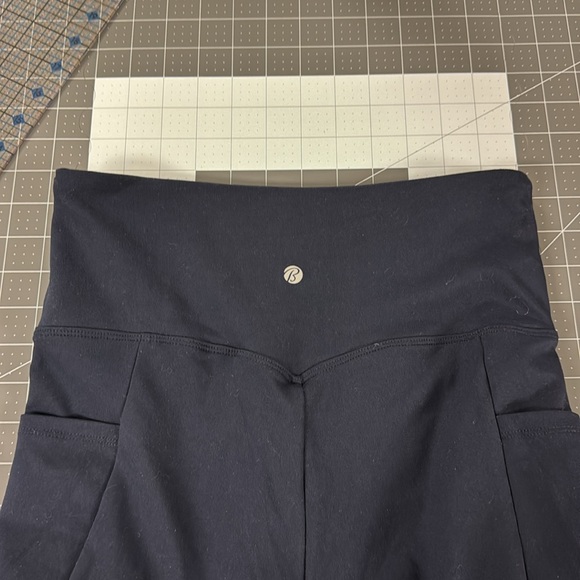 Bally Control Top High Waist Legging with Pockets in NAVY - Picture 3 of 6
